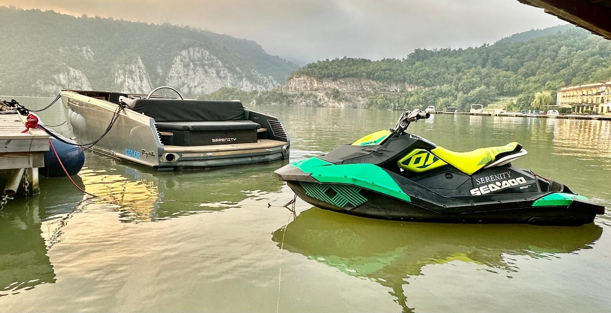 Serenity Eselnita Luaran gambar